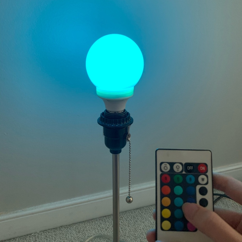 Color Changing LED light bulb - Picture 3 of 6